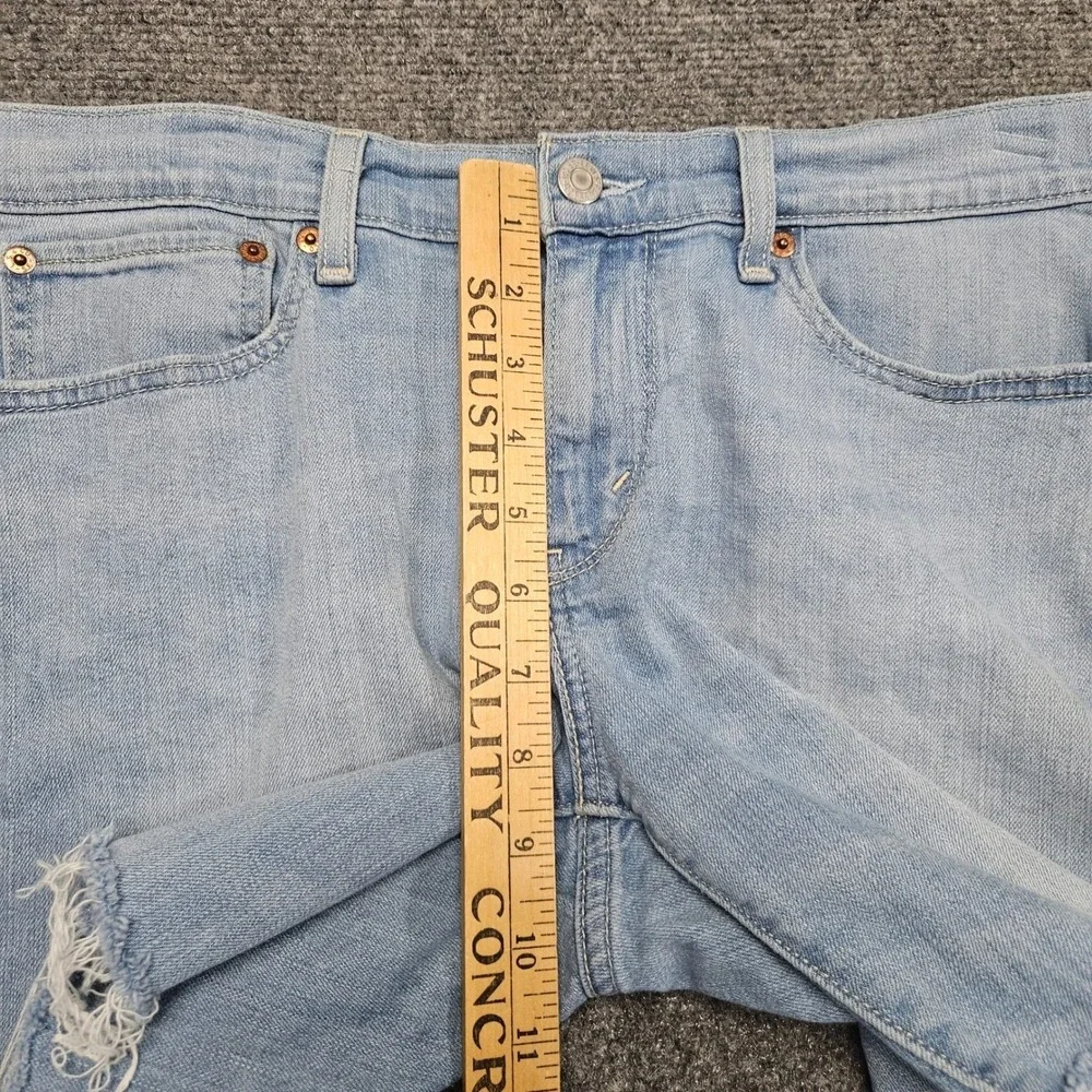 Levis Denim Shorts Womens 34 Light Blue Boyfriend Cut Off Frayed Casual Summer